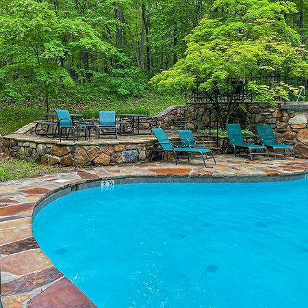 Chalet W Hot Tub, Large Deck, Grill, & Fast Wifi Berkeley Springs Eksteriør bilde