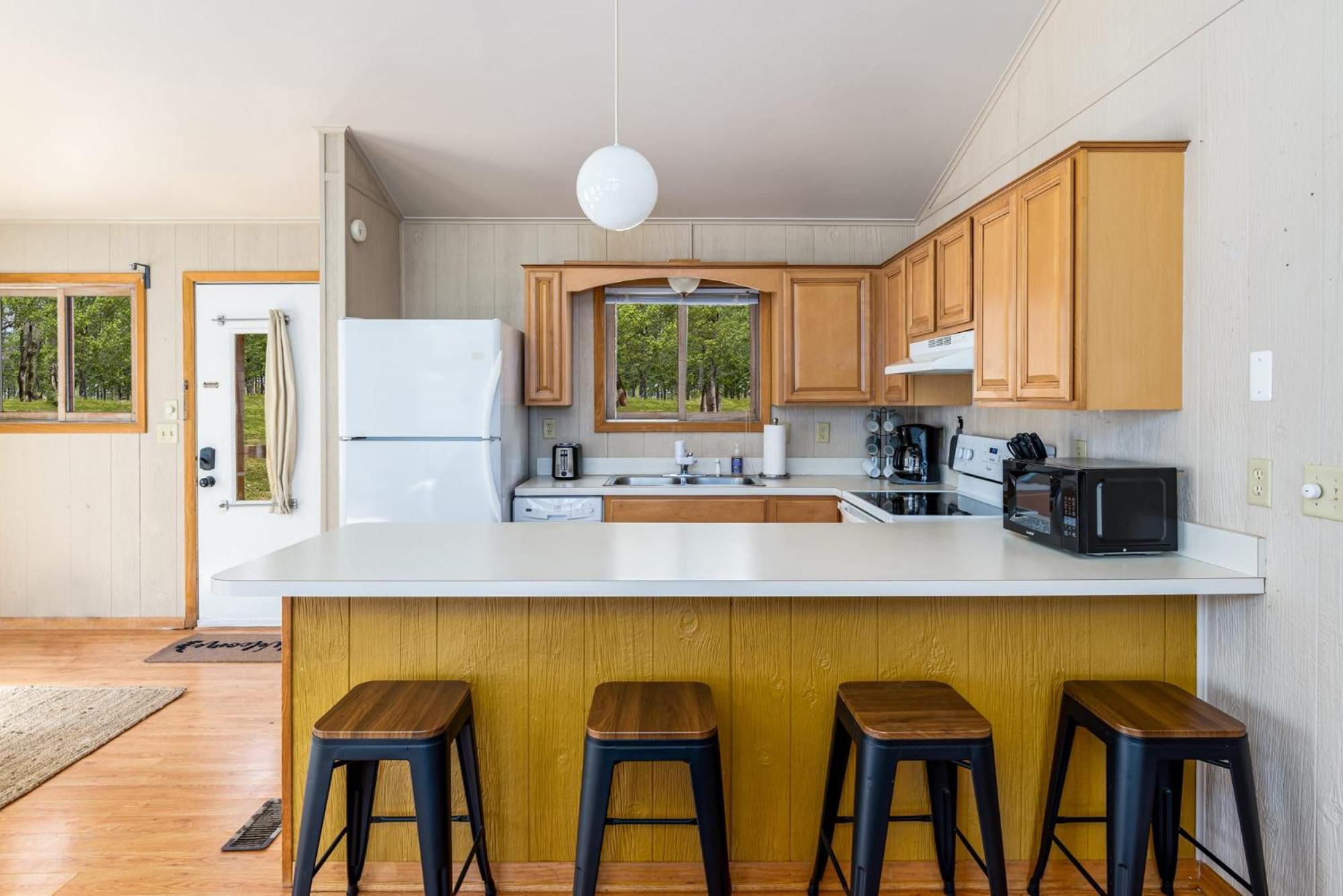 Chalet W Hot Tub, Large Deck, Grill, & Fast Wifi Berkeley Springs Eksteriør bilde